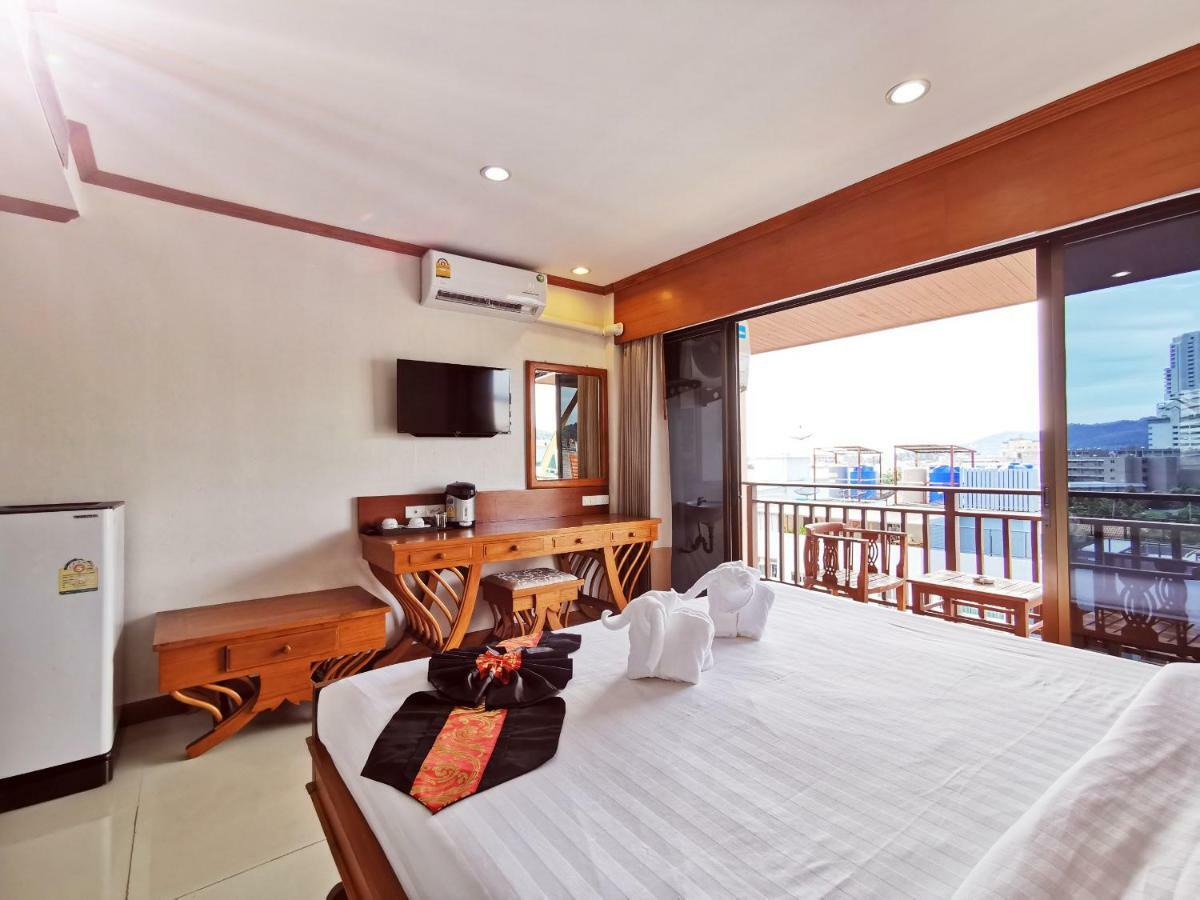 Az Hotel Patong Exterior photo