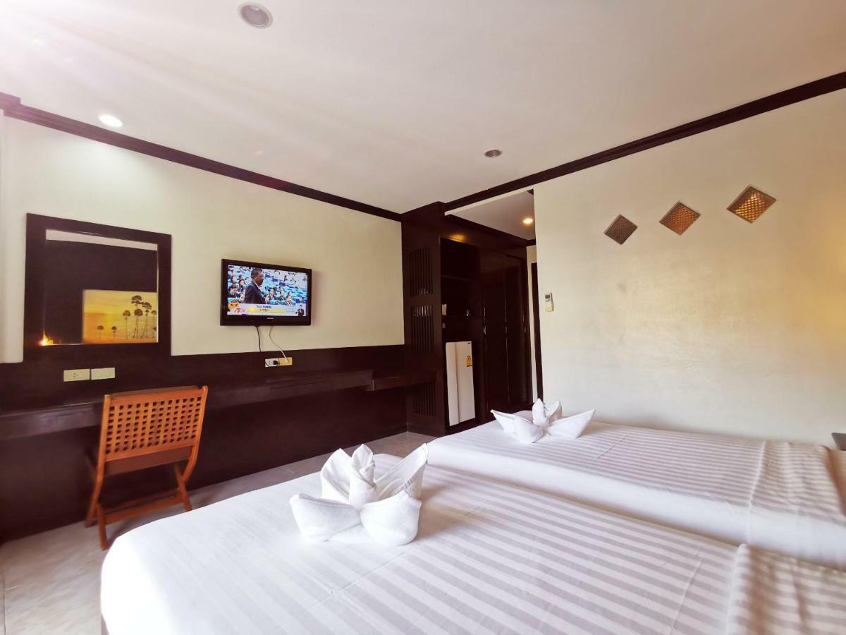 Az Hotel Patong Exterior photo